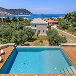Kingstone 2 سكوبيلوس تاون