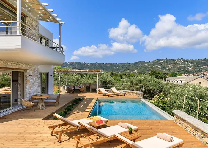 Kingstone 2 Skopelos Town